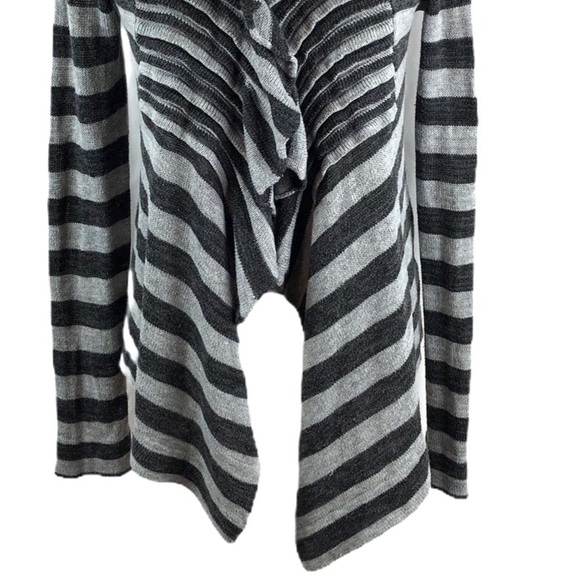 5/48 Gray Striped Ruffle Cardigan - Picture 3 of 8